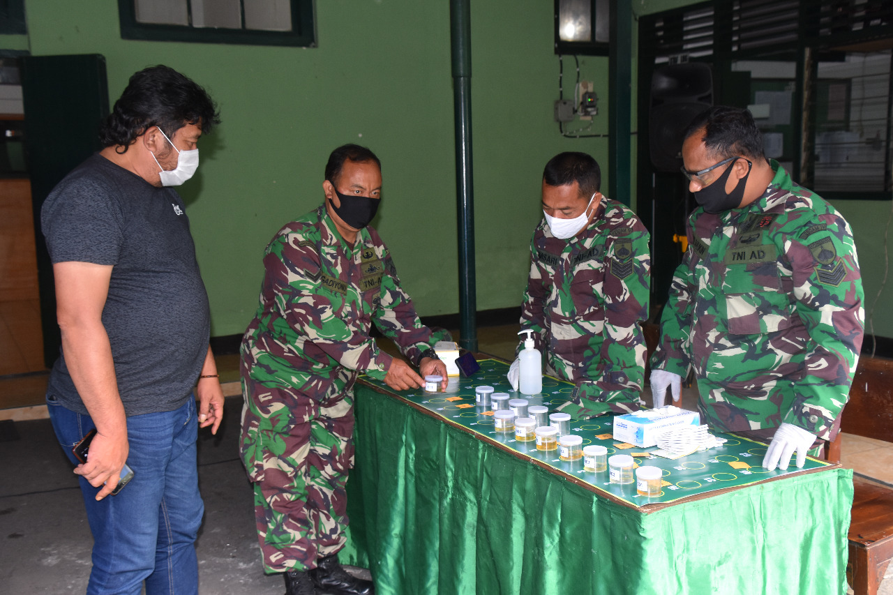 Cegah Prajurit Terjerumus Narkoba, Korem 073/Makutarama Gelar Pengecekan Urine